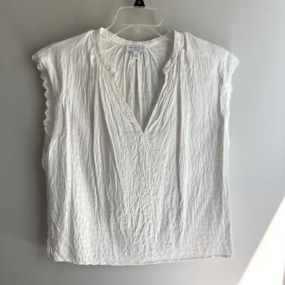 Current Air Size Large Women’s Sleeveless V Neck Top